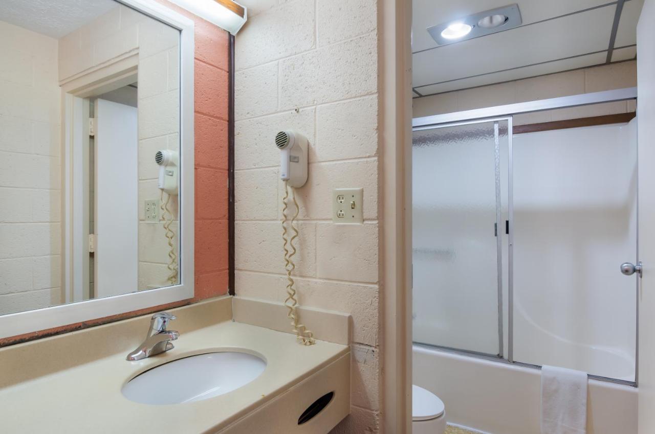 Americas Best Value Inn Wytheville Exteriör bild