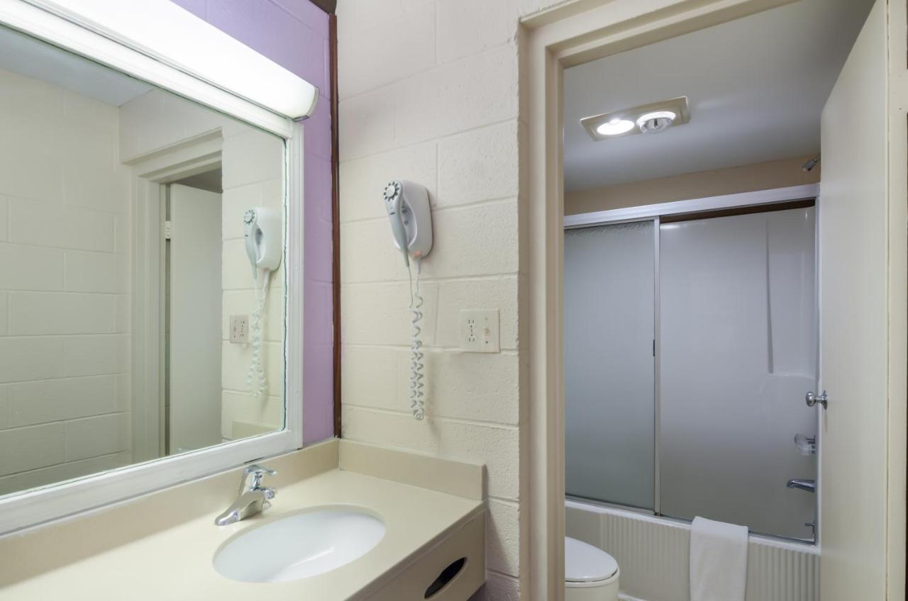Americas Best Value Inn Wytheville Exteriör bild